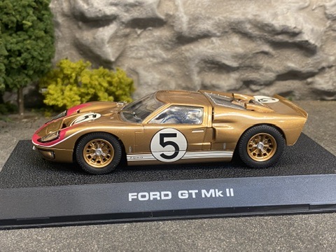 Skala 1/32 Analogue Slotcar - Ford GT40 #5 Le Mans 66 Gold fr Scalextric