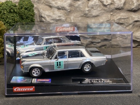 Skala 1/32 Analoge slotcar Carrera: Mercedes-Benz 300 SEL 6.3 AMG "No.11" Silver "Preis der Nationen 1971