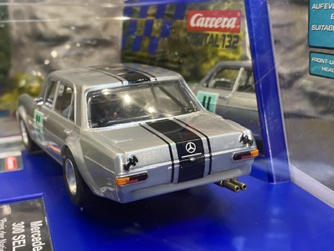 Skala 1/32 Digital slotcar Carrera: Mercedes-Benz 300 SEL 6.3 AMG "No.11" Silver "Preis der Nationen 1971