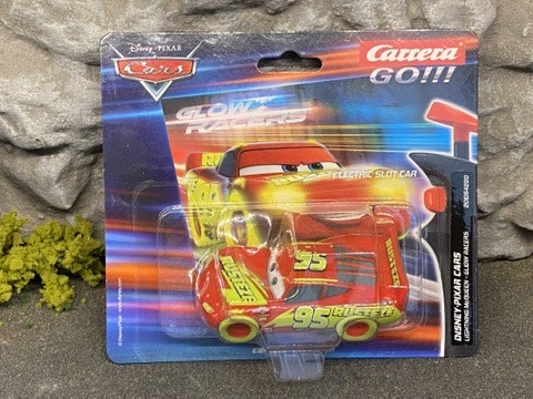 Skala 1/43 Analogue slotcar fr Carrera GO: Lightning McQueen - Glow Racers