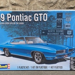 Skala 1/24 '69 Pontiac GTO "The Judge" 2N1 plastic modelkit fr Revell