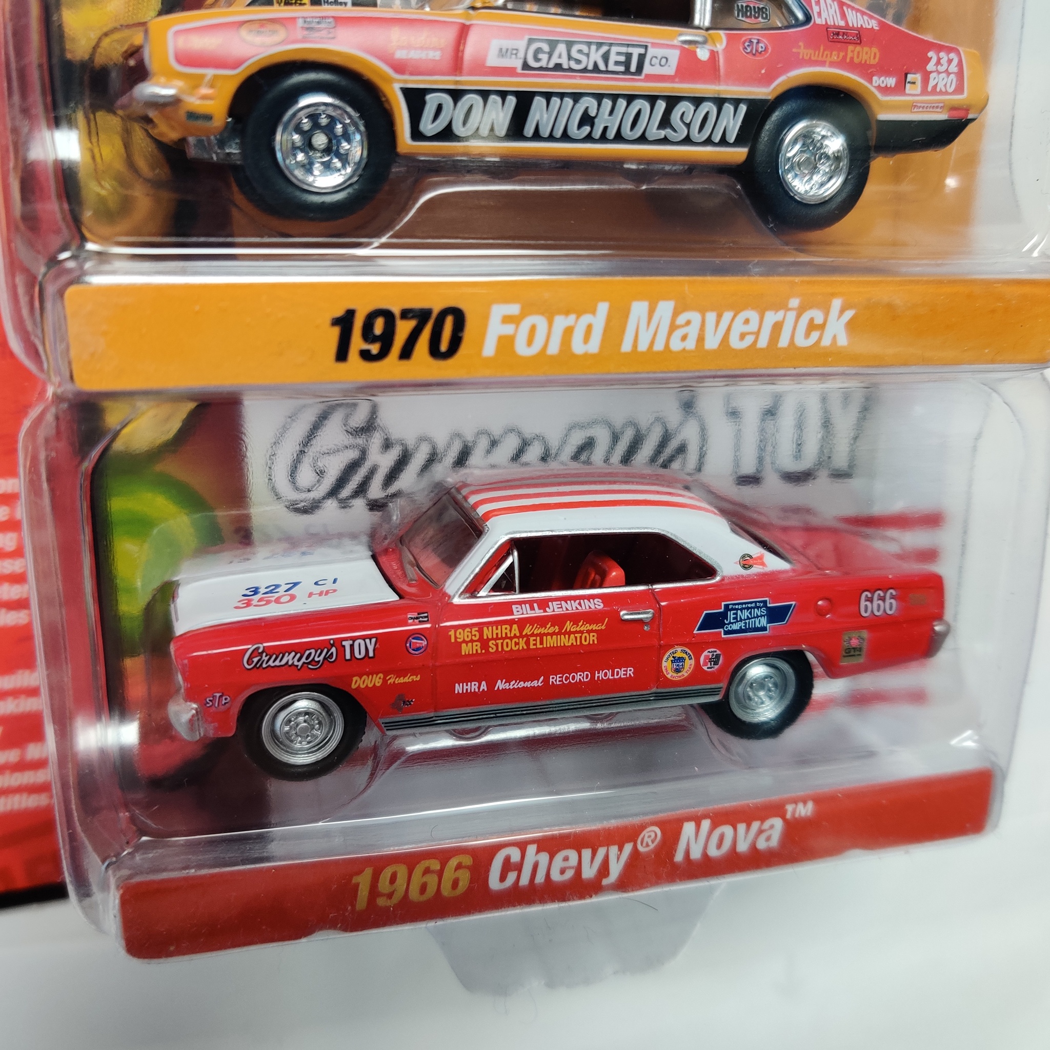 Skala 1/64 2-pack Johnny Lightning, 1970 Ford Maverick, 1966 Chevy Nova Rev.B