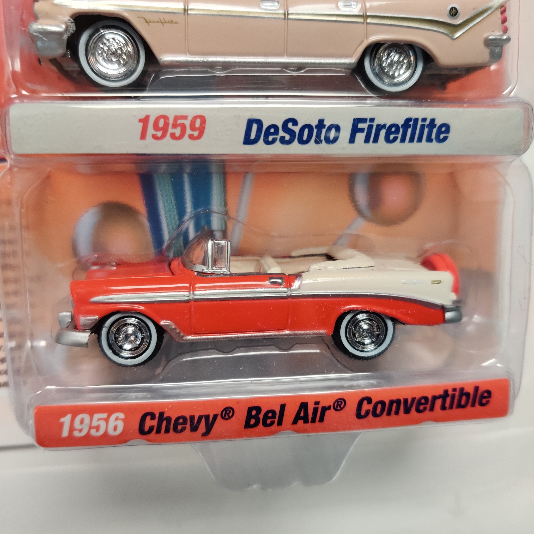 Skala 1/64 2-pack Johnny Lightning, 1959 DeSoto Fitreflite, 1956 Chevy Bel Air Conv. Rev.B