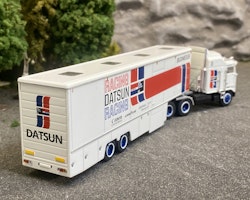 Skala 1/87 Kenworth K 100 Aerodyne "Datsun Racing" fr Brekina