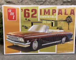 Skala 1/25 - 1962 Impala Covertible plastic model kit fr AMT