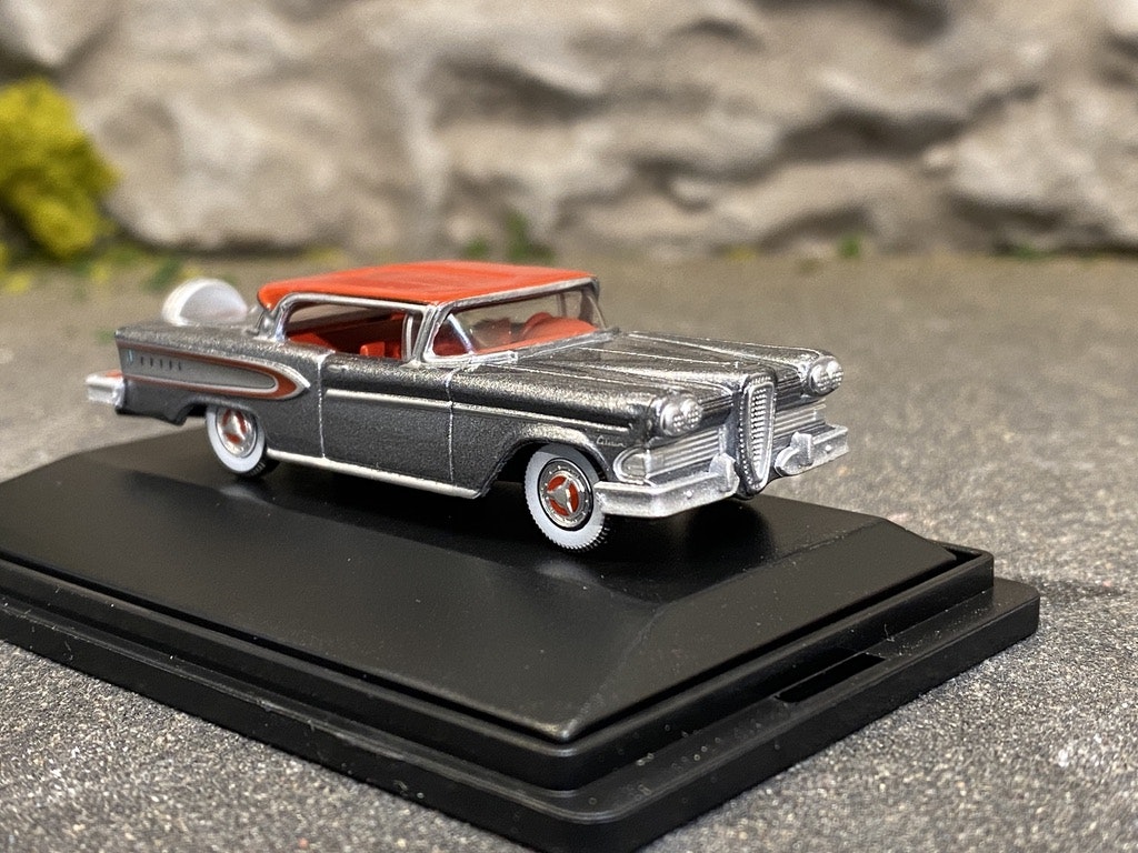 Skala 1/87 Edsel Citation, metallic-grey/dark red, 1958 fr Oxford