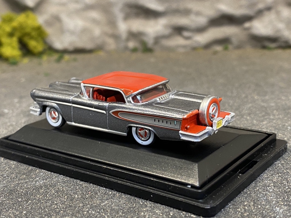 Skala 1/87 Edsel Citation, metallic-grey/dark red, 1958 fr Oxford