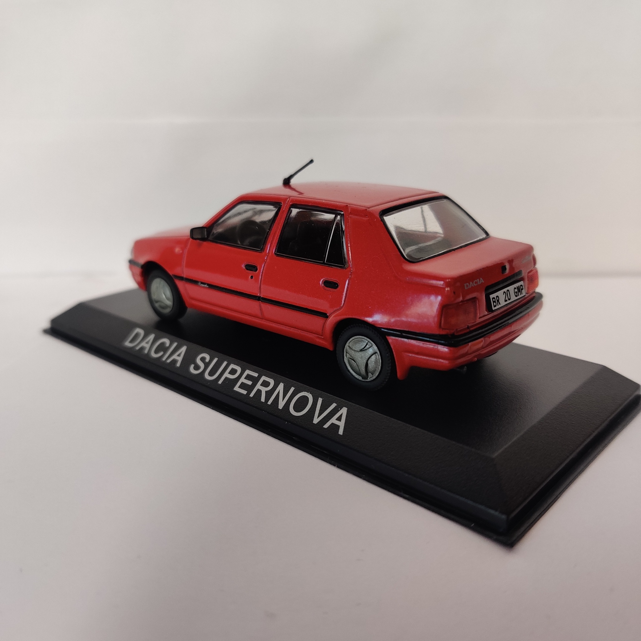 Skala 1/43 Dacia Supernova fr Magazine Models