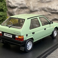 Skala 1/24 Skoda Favorit, light green fr WhiteBox