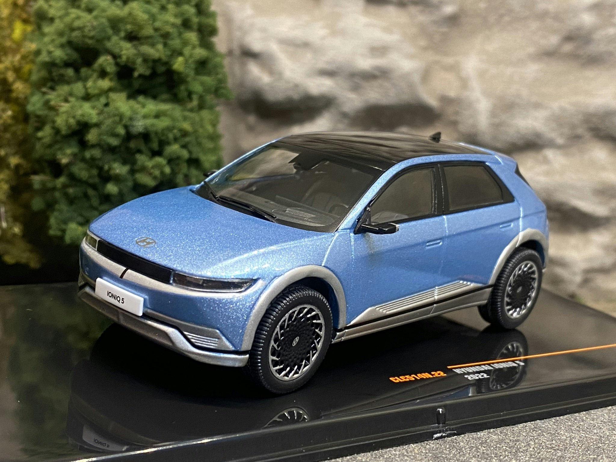 Skala 1/43 Hyundai Ioniq 5, Metallic Light blue fr IXO Models