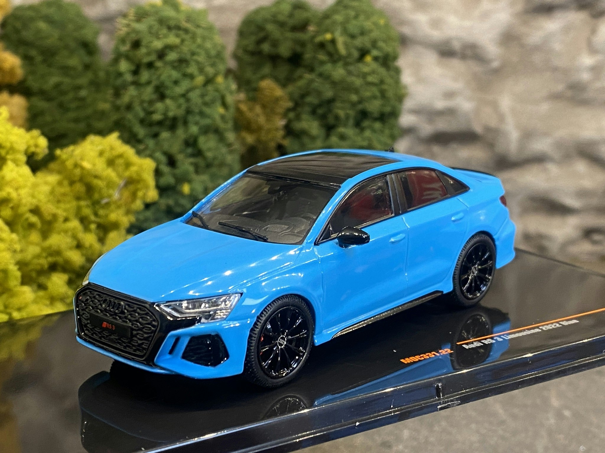 Skala 1/43 Audi RS3 Limousine, blue fr IXO Models