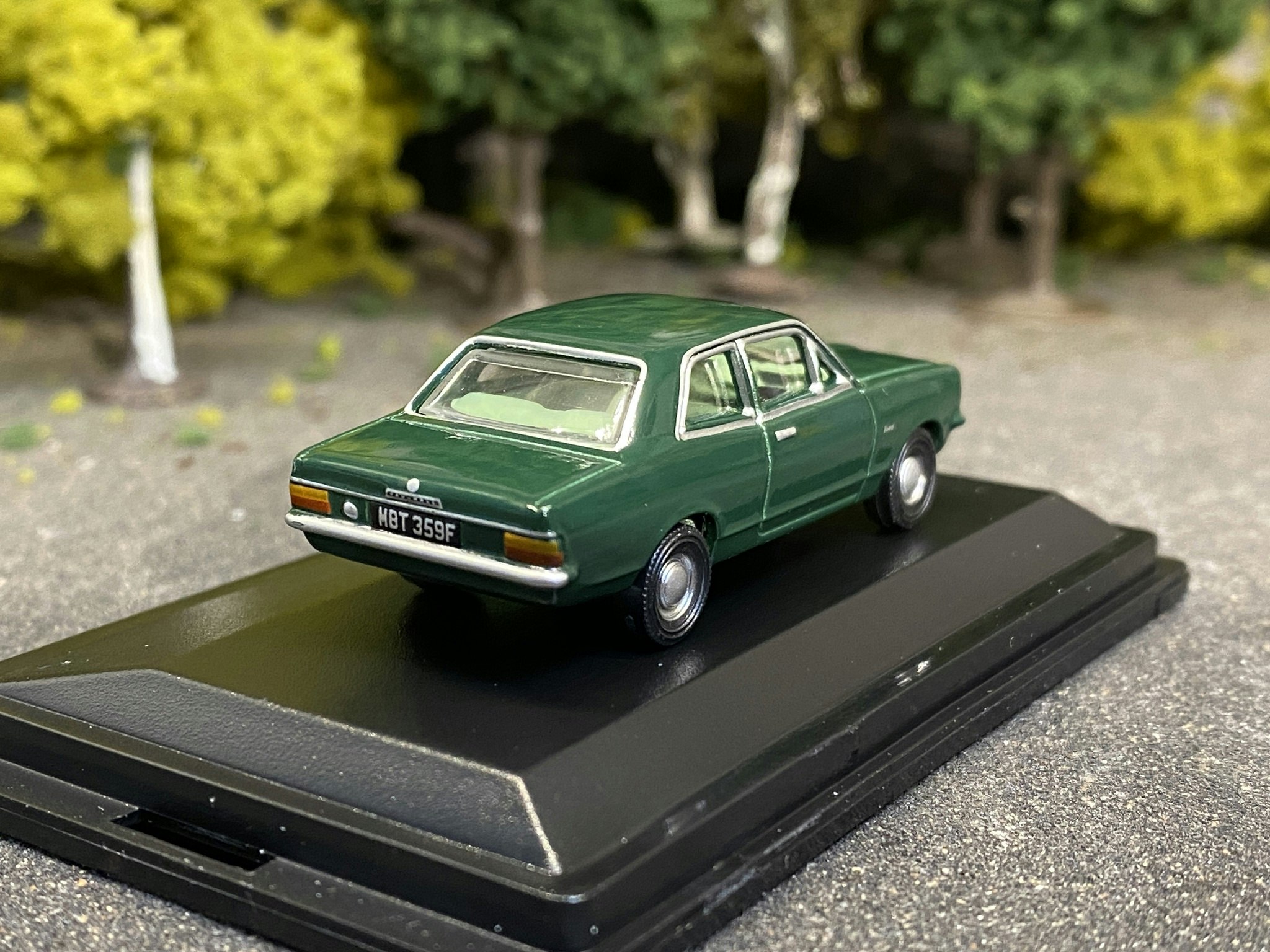 Skala 1/76 Vauxhall Viva HB, Pinewood Green fr Oxford