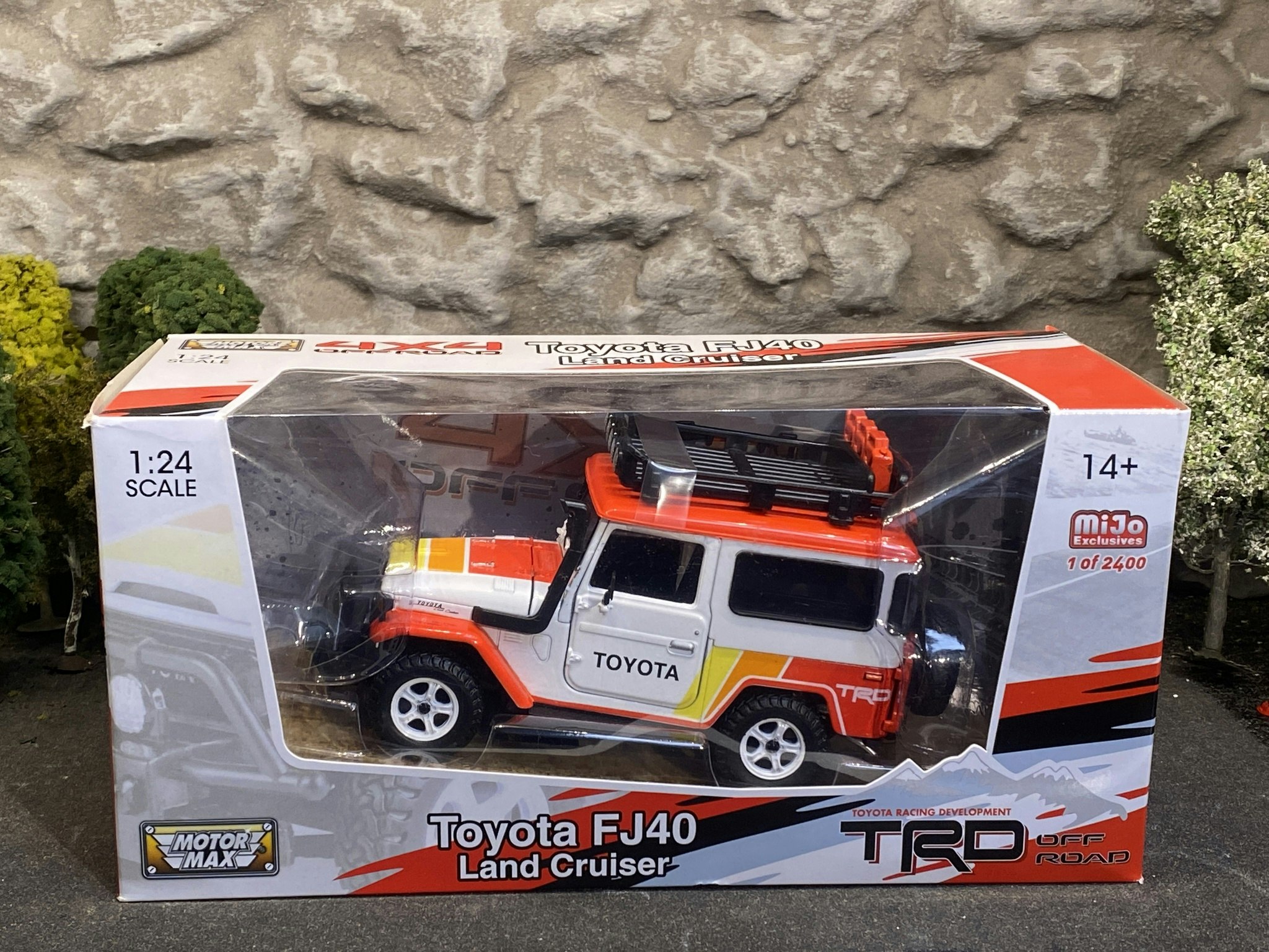 Skala 1/24: Toyota FJ40 Land Cruiser TRD - offroad fr MotorMax MiJo Limited Edition