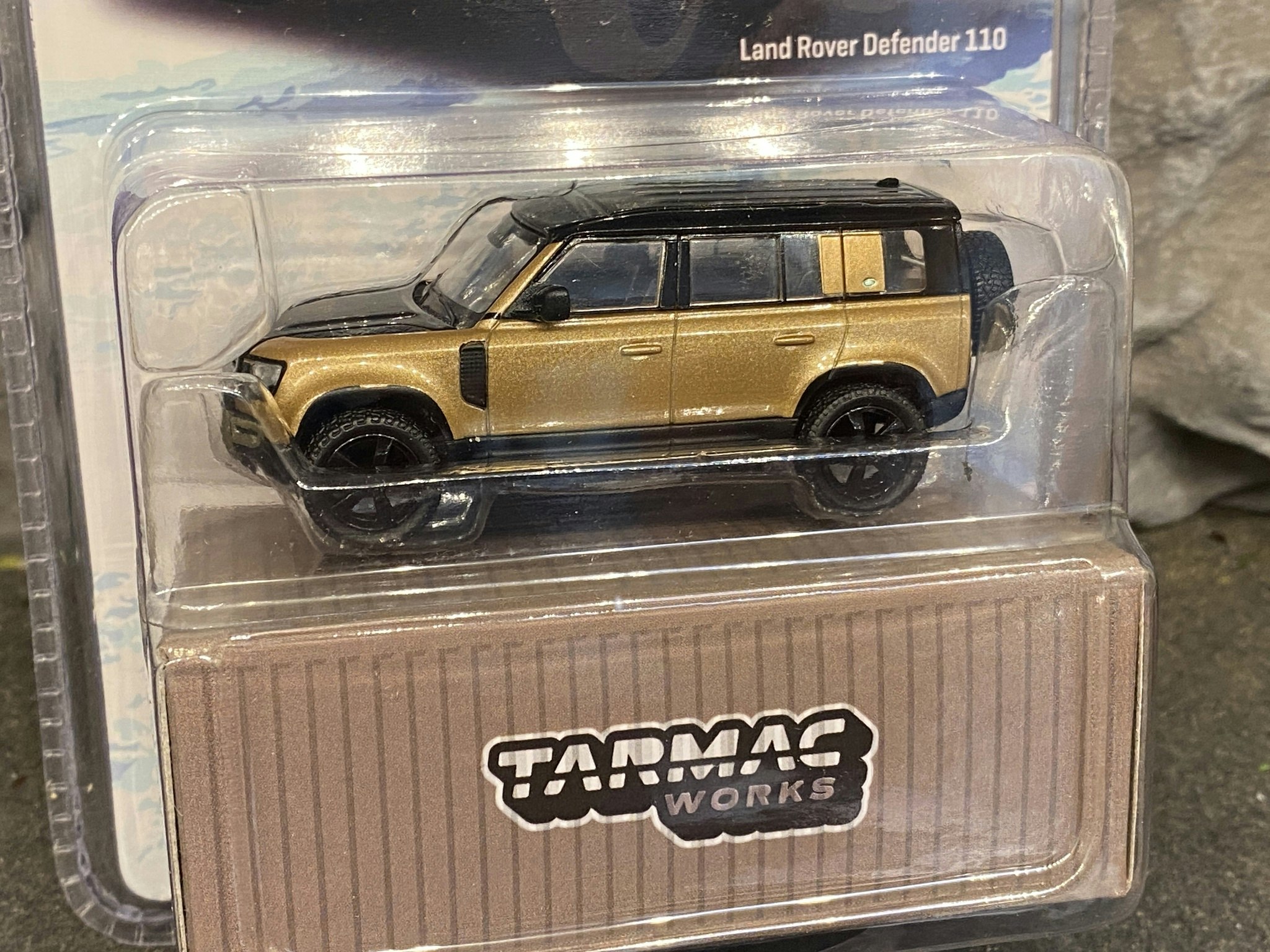 Skala 1/64 Land Rover Defender 110, Gold MiJo fr Tarmac Works, Limited Edition