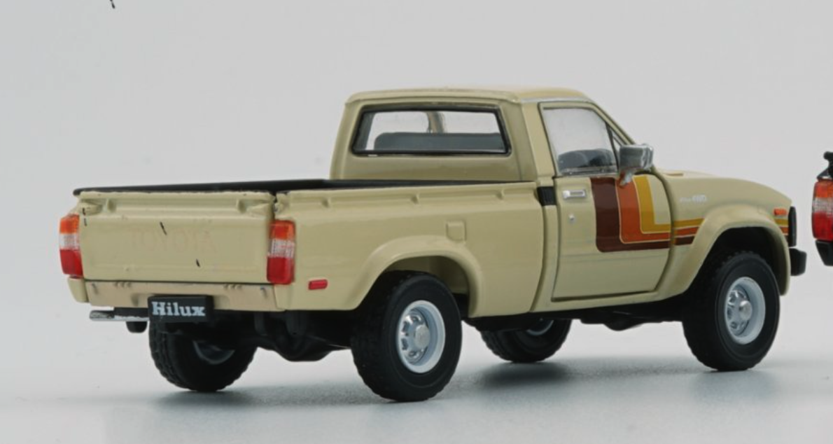 Skala 1/64 - 1980 Toyota Hilux Single Cab, Beige, LHD fr BM Creations