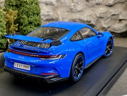 Skala 1/18 Porsche 911 GT3 (992) Blue f Maisto Special Edition
