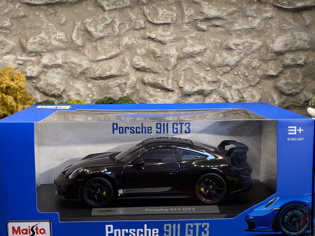 Skala 1/18 Porsche 911 GT3 (992) Black f Maisto Special Edition