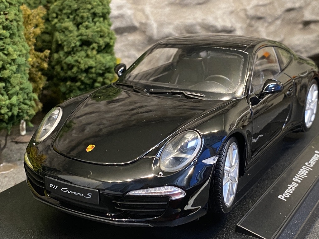 Skala 1/18 Porsche 911 Carrera S (991) Black fr Nex/Welly