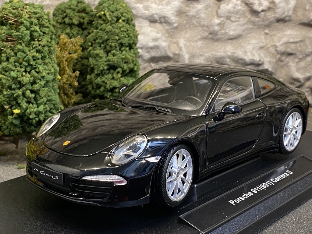 Skala 1/18 Porsche 911 Carrera S (991) Black fr Nex/Welly