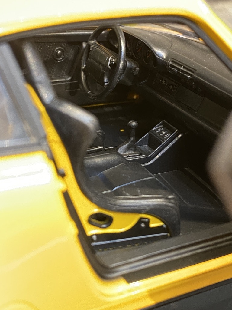 Skala 1/18 Porsche 964 Turbo, Yellow fr Nex/Welly