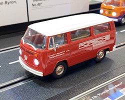 Skala 1/32 Digital/Analog slotcar fr Carrera: Volkswagen T2b "Renndienst"