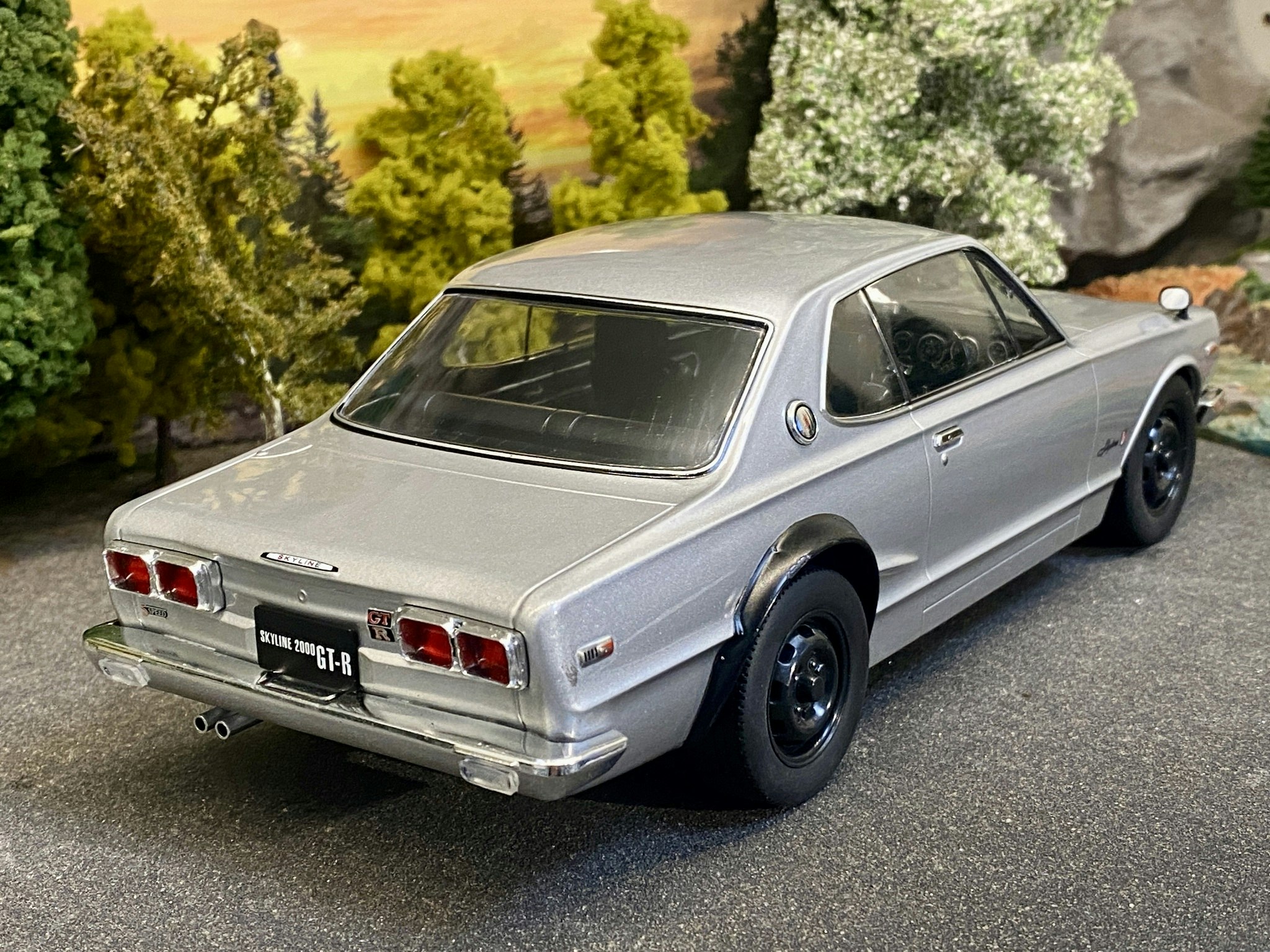 Skala 1/18 Nissan Skyline GT-R KGPC10, Silver Triple9 Collection