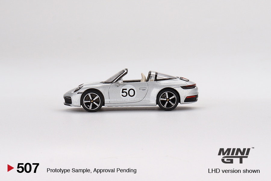 Skala 1/64 Porsche 911 Targa 4S Heritage Design Ed. GT Silv Met fr MINI GT