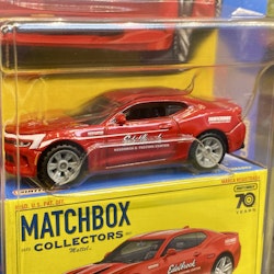 Skala 1/64 MATCHBOX Collectors 70 years - Chevy Camaro 16', red