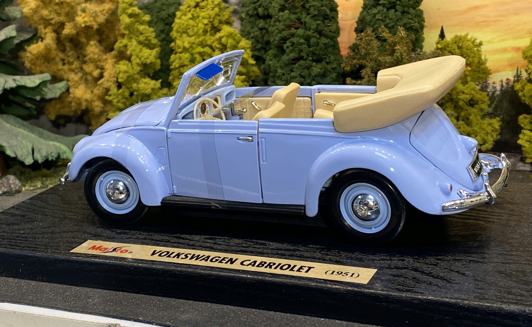 Skala 1/18 Volkswagen Cabriolet 1951 fr Maisto