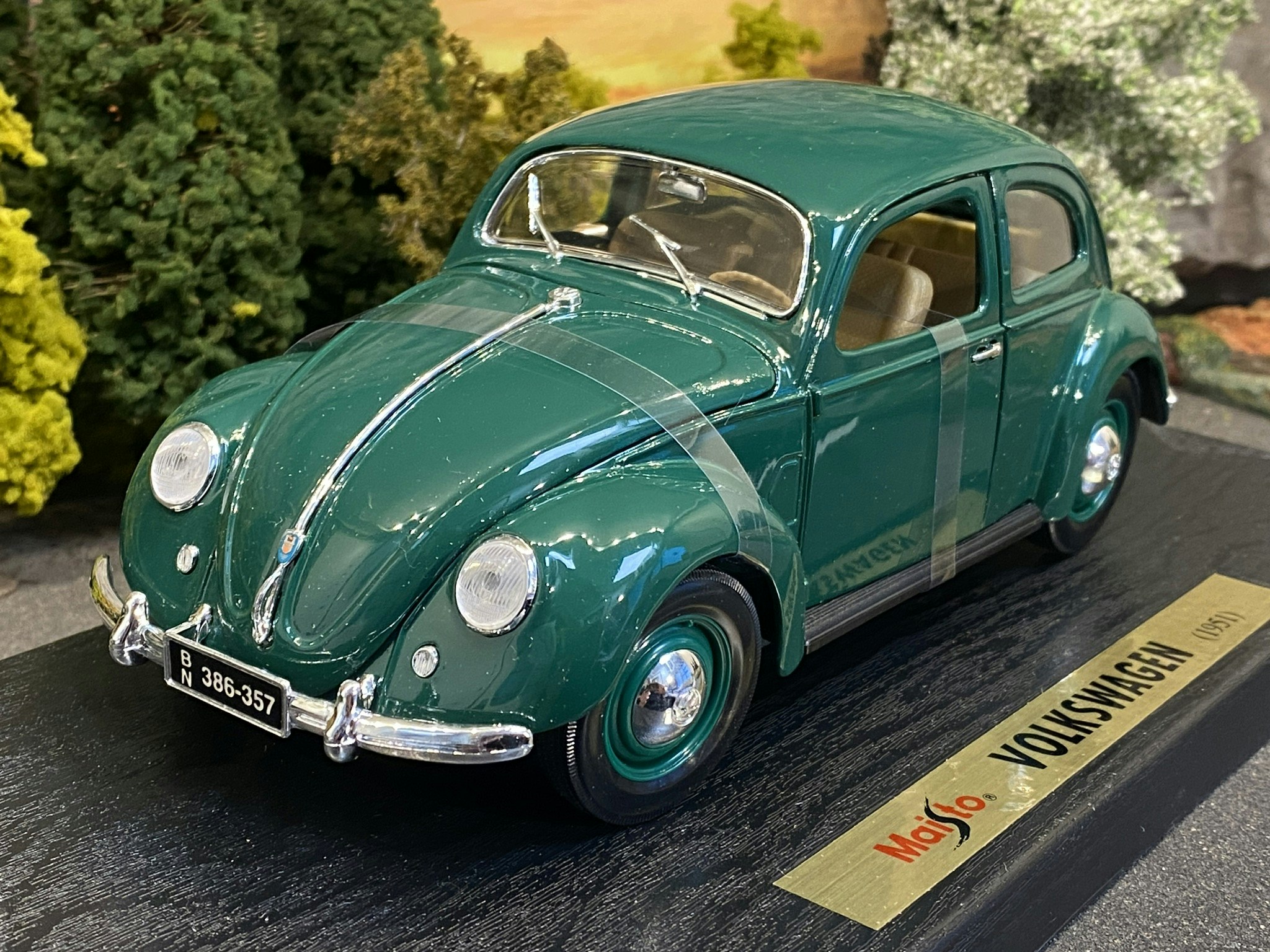 Skala 1/18 Volkswagen Beetle 1951 Green fr Maisto - Silver Edition