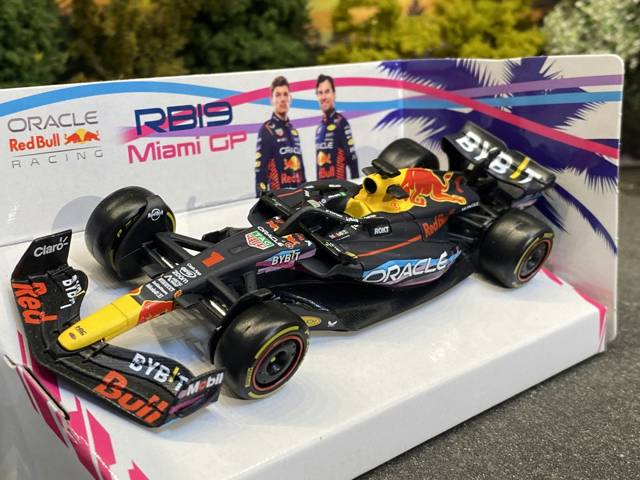 Skala 1/43 - F1 RB19 #1 M Verstappen - Miami GP fr Bburago 38082VM