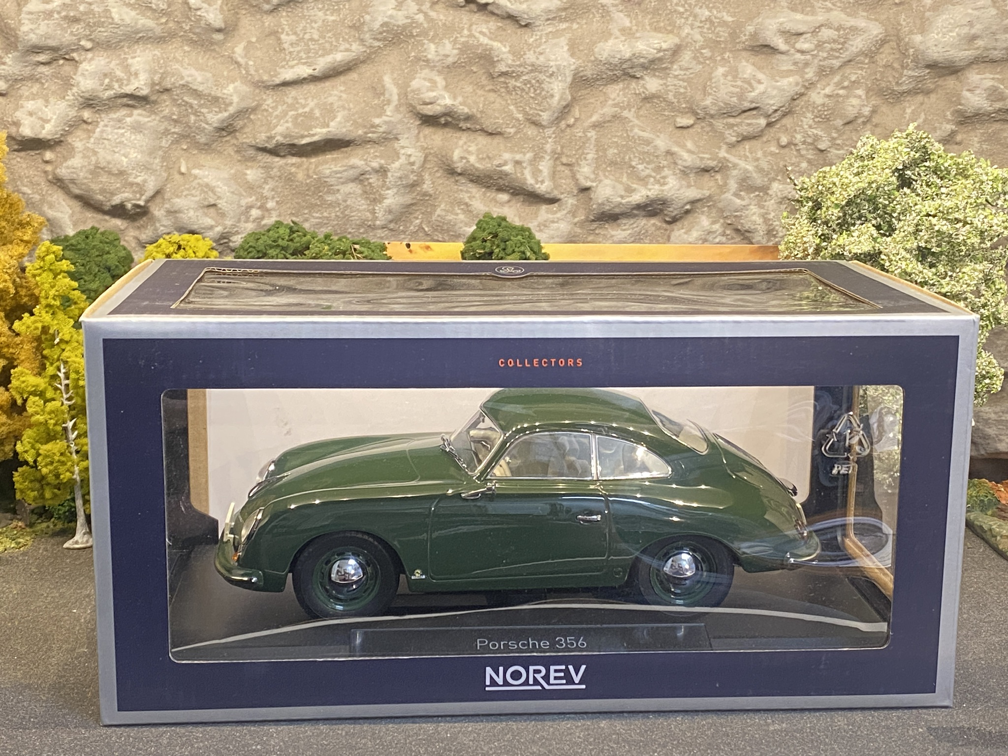 Skala 1/18 Porsche 356 Coupe 54' Green fr Norev