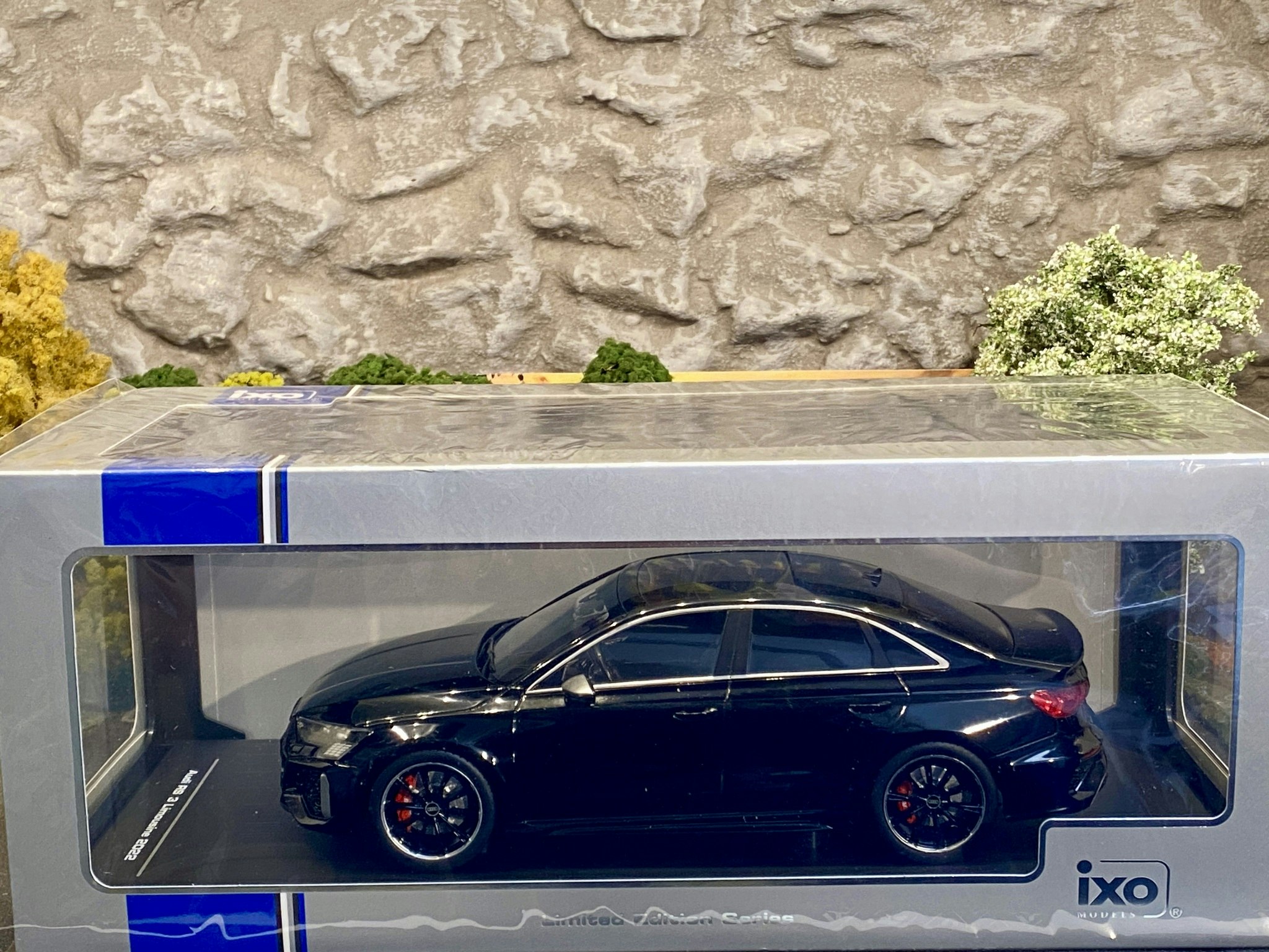 Skala 1/18 Audi RS 3 Limousine 2022' Black fr IXO Models/ MCG