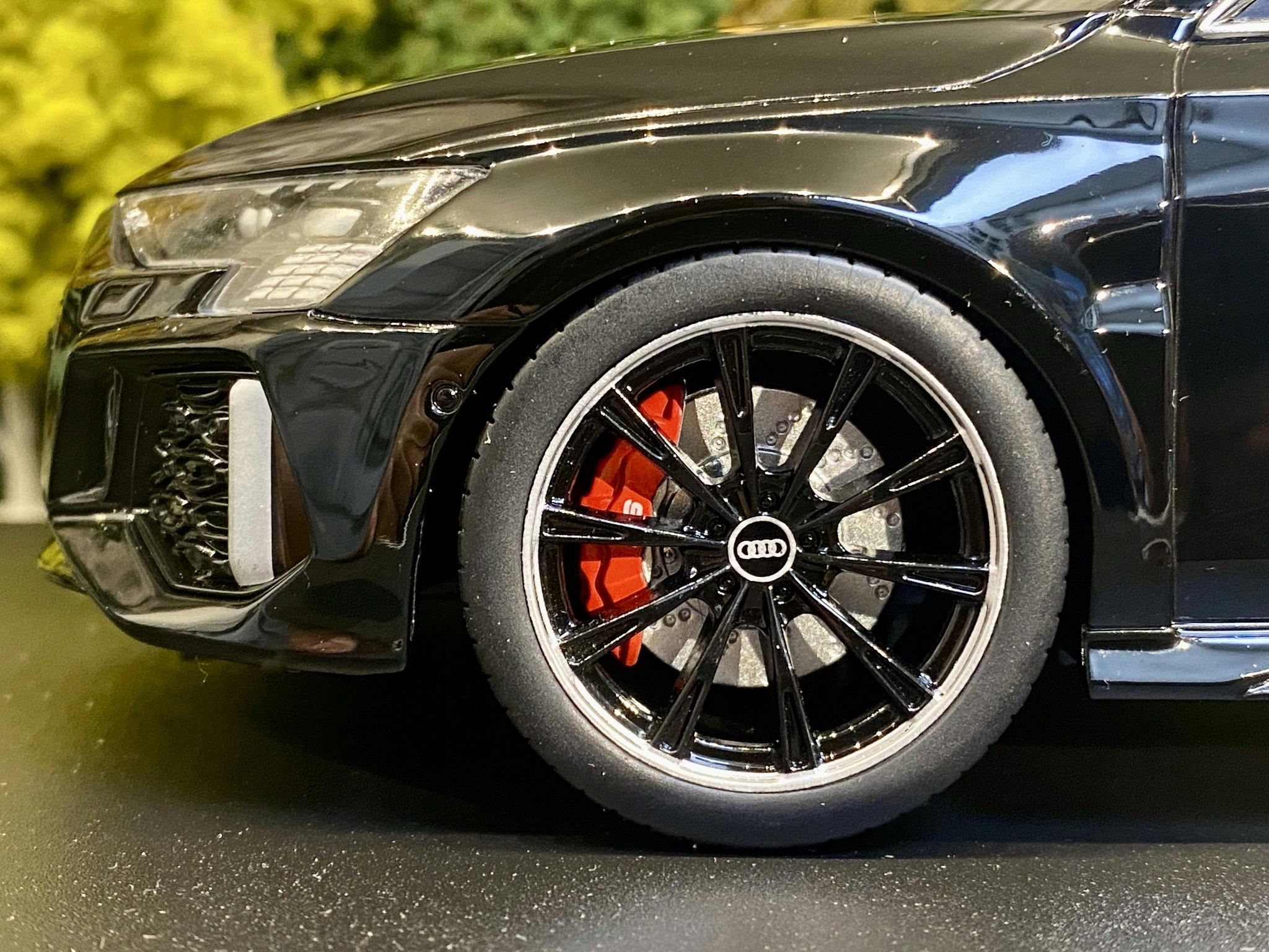 Skala 1/18 Audi RS 3 Limousine 2022' Black fr IXO Models/ MCG
