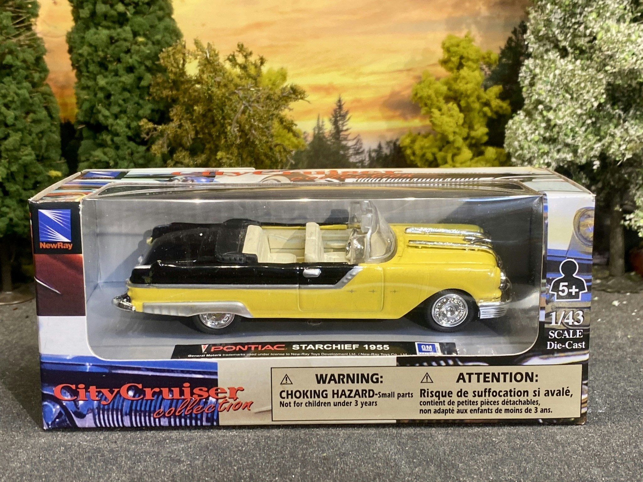Skala 1/43 Pontiac Starcheif 55' Yellow/blk fr New-Ray - City Cruiser Collection