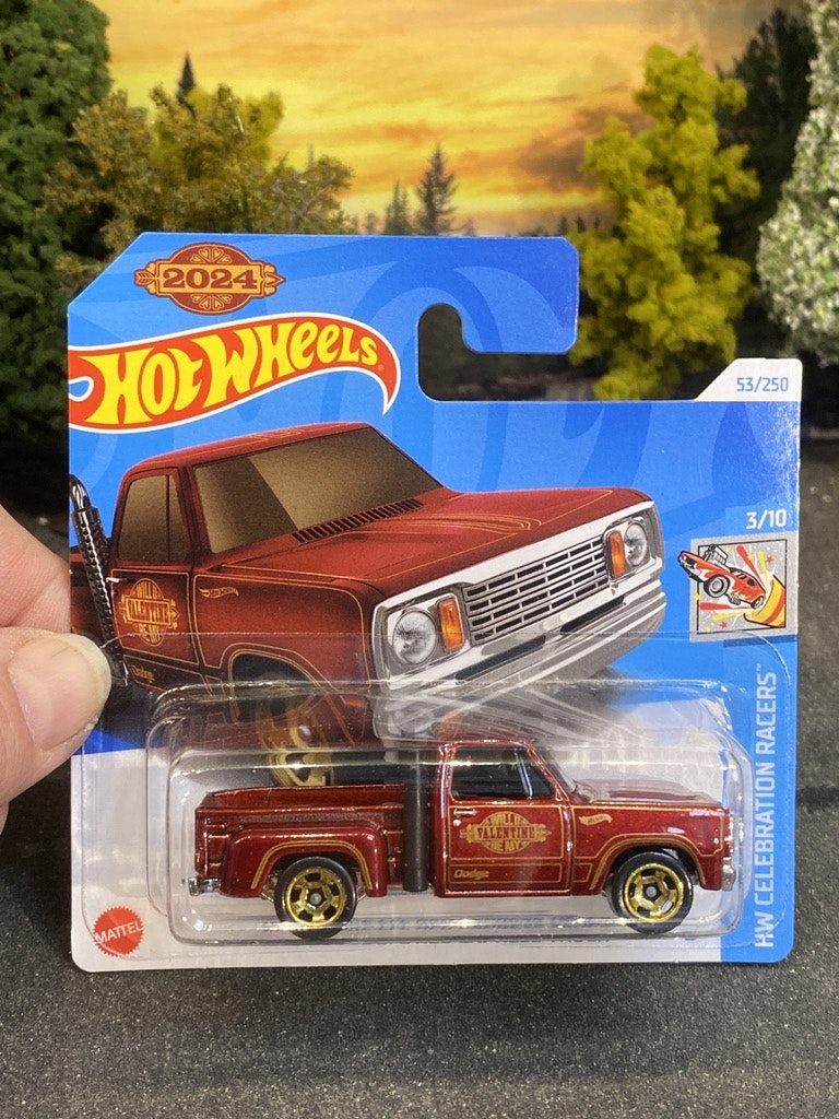 Skala 1/64 Hot Wheels: Dodge Li'l Red Express Truck 78'