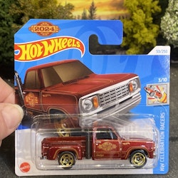 Skala 1/64 Hot Wheels: Dodge Li'l Red Express Truck 78'