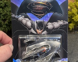Skala 1/64 Hot Wheels DC: Batman Batwing