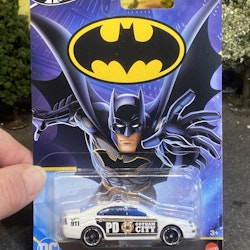 Skala 1/64 Hot Wheels DC: Batman - Ford Fusion - Gotham City PD