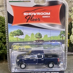 Skala 1/64 Showroom Floor - Chevrolet Silverado High Country 23 fr Greenlight