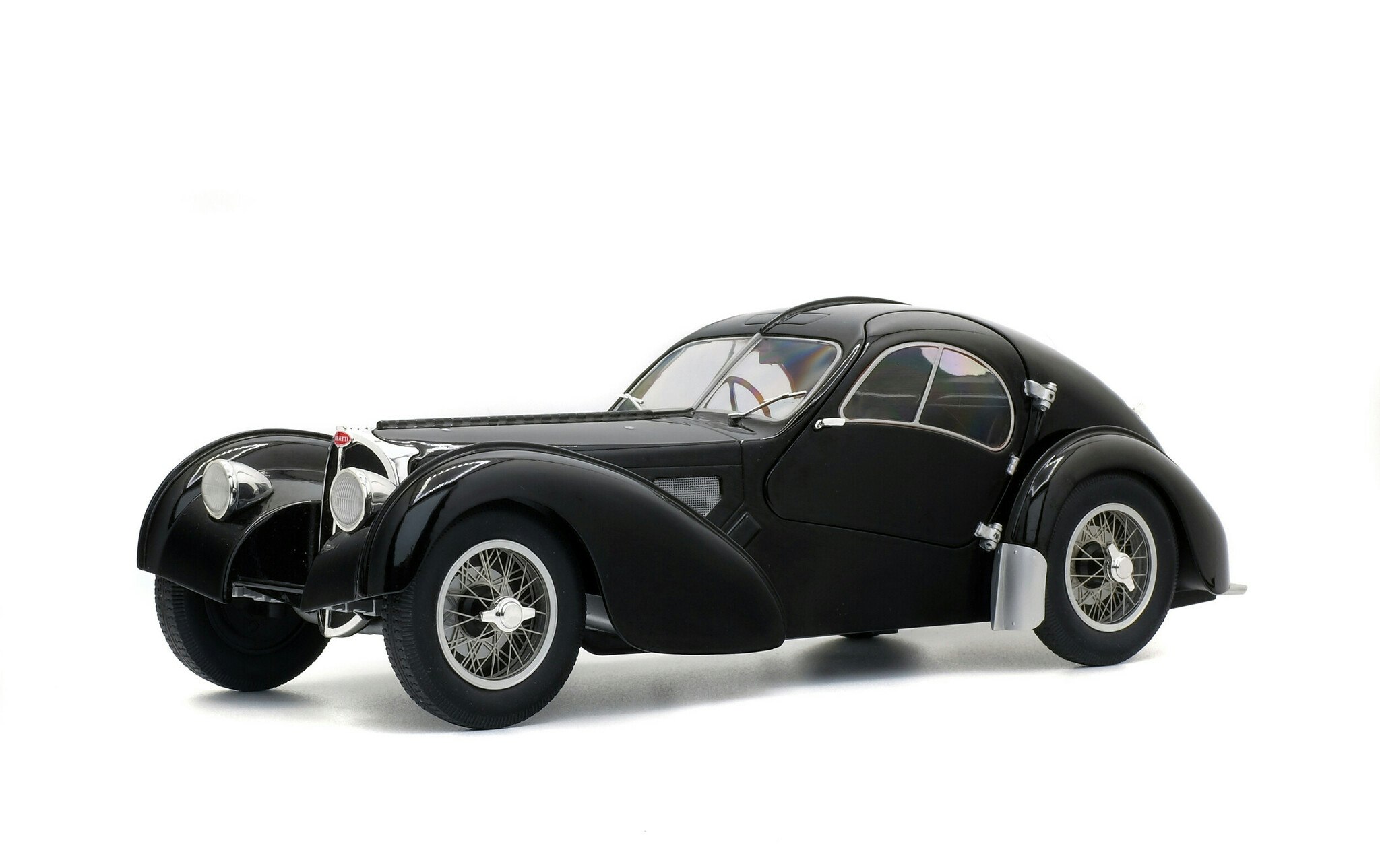 Skala 1/18 BUGATTI TYPE 57 SC ATLANTIC – BLACK – 1937 fr SOLIDO
