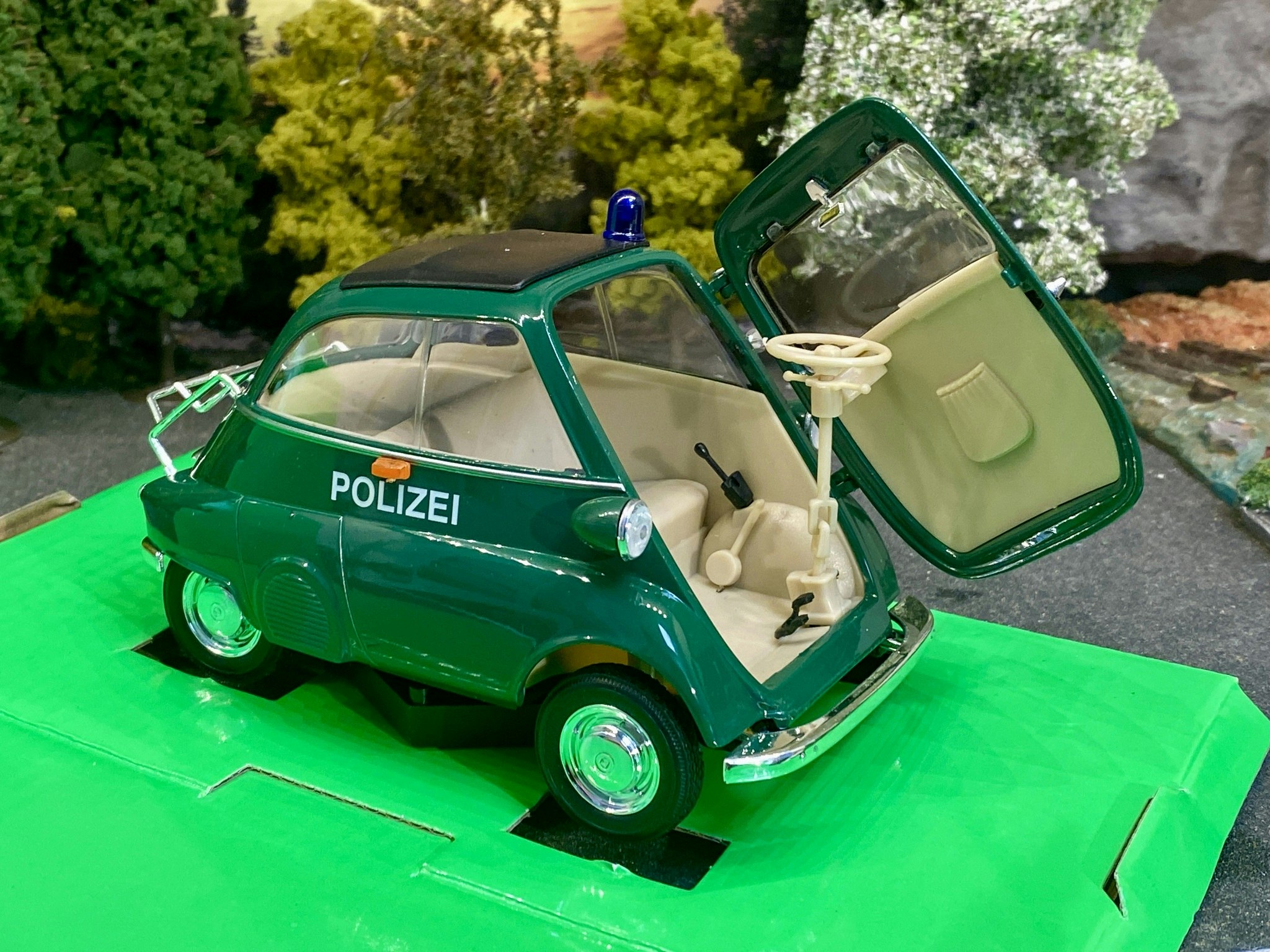 Skala 1/18 BMW Isetta, Polizei German Police car fr Welly / Nex Models