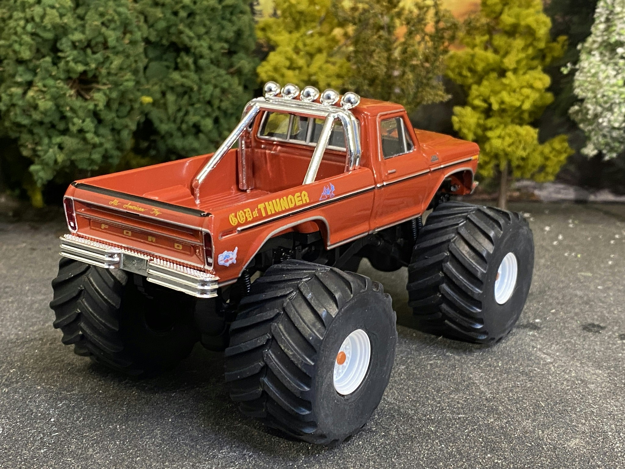 Skala 1/43 1979 Ford F-250 Monster Truck - God of Thunder fr Greenlight