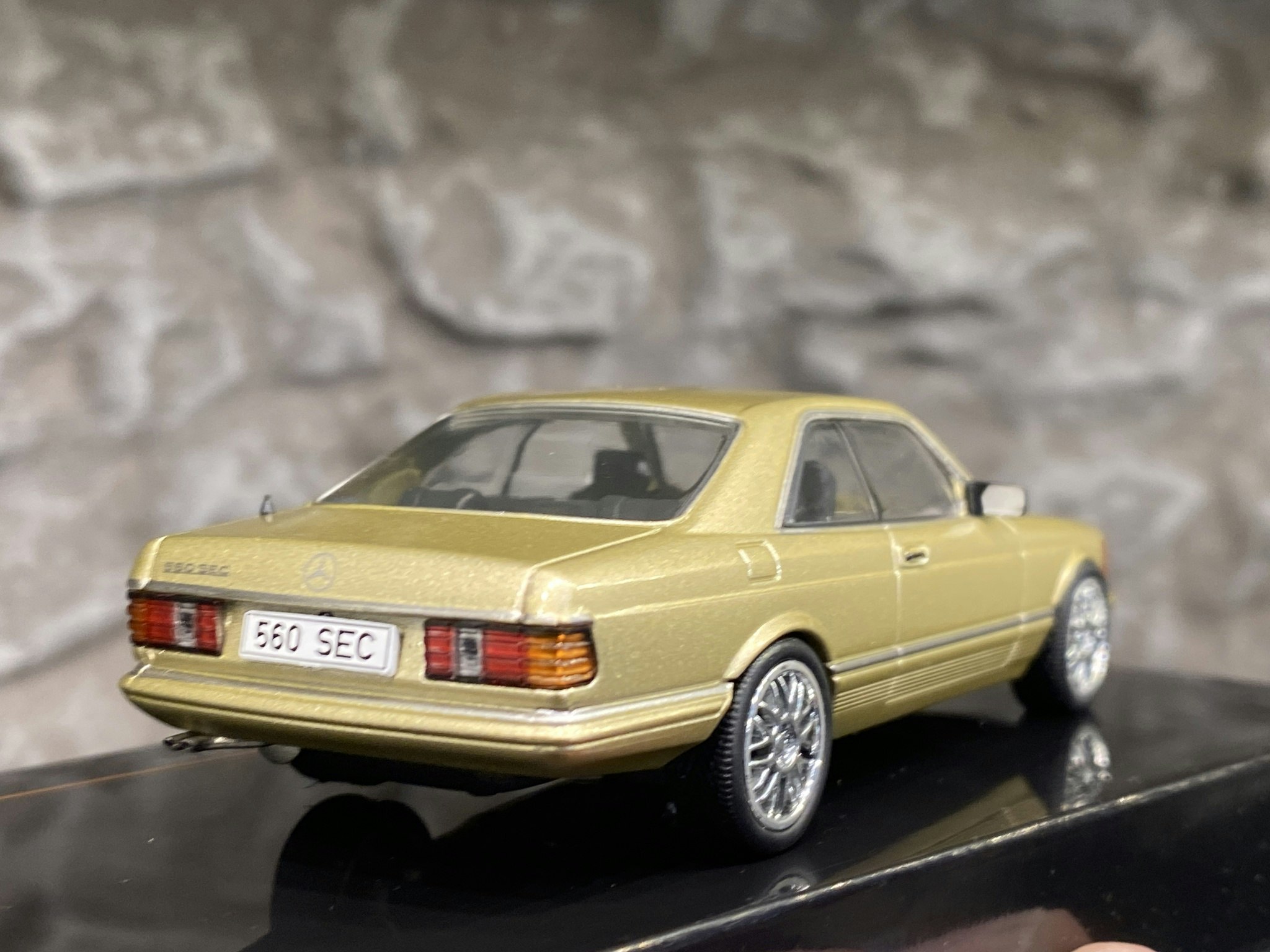 ixoイクソ/'81 M-Benzベンツ 560 SEC 1/43 Amazon.com: 1990 560 SEC AMG WideBody Silver Metallic 1/43