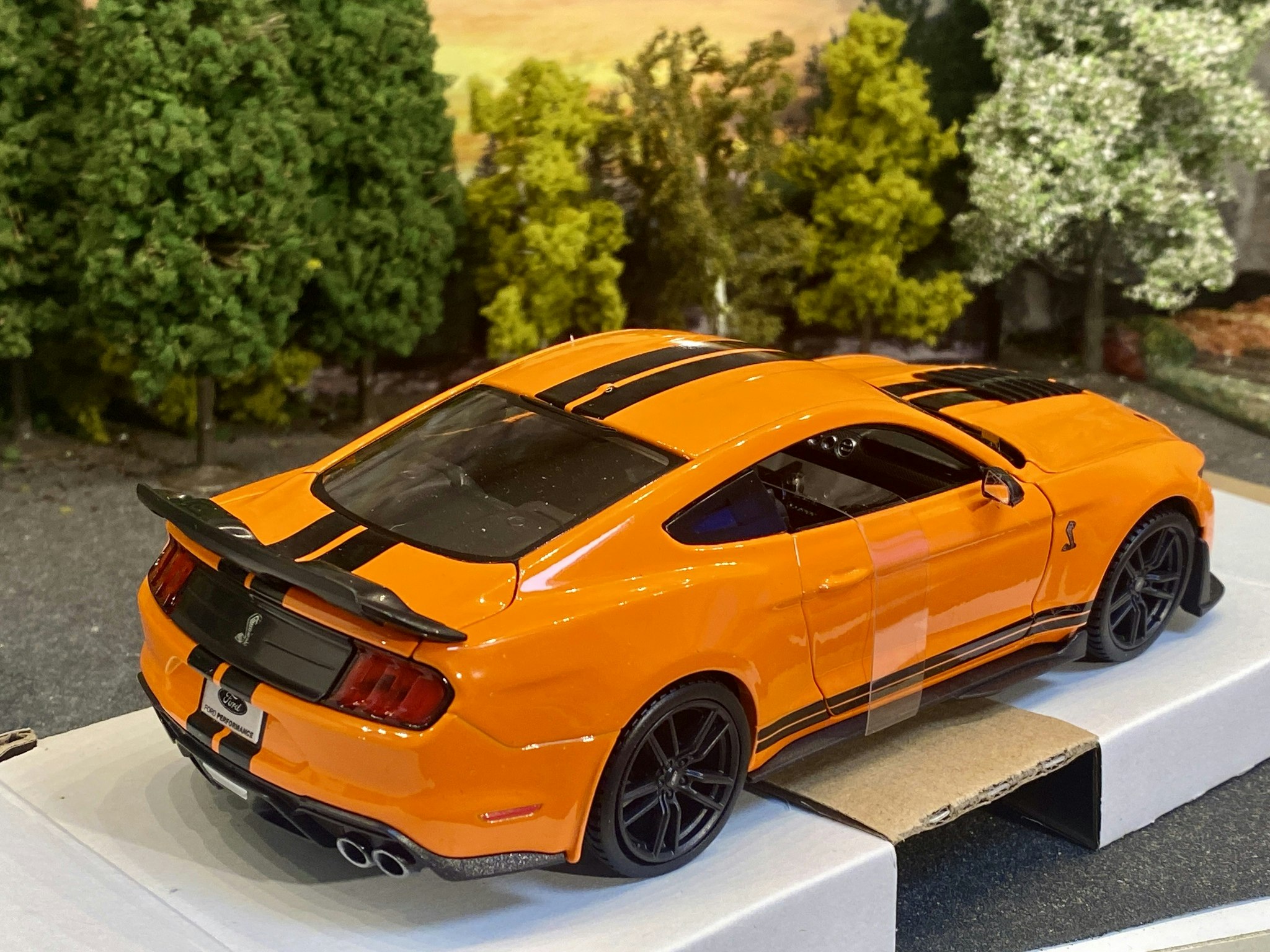 Skala 1/24 2020 Mustang Shelby GT500, Orange/blk fr Maisto Special Edition