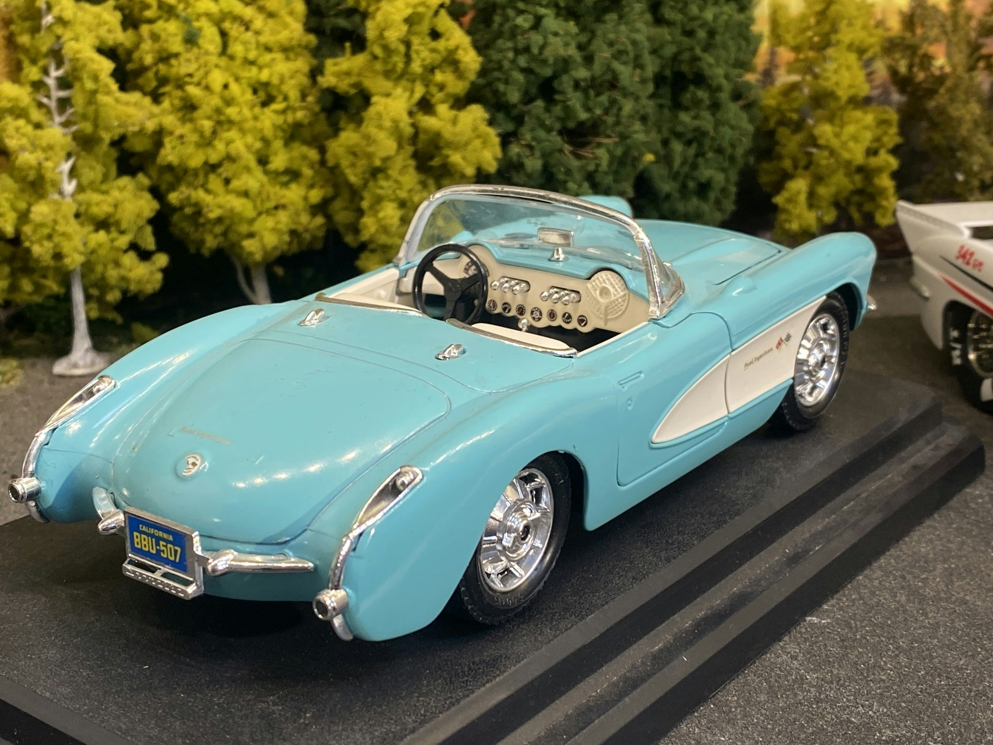 Skala 1/24 Chevrolet Corvette 1957 turquoise/white fr Bburago