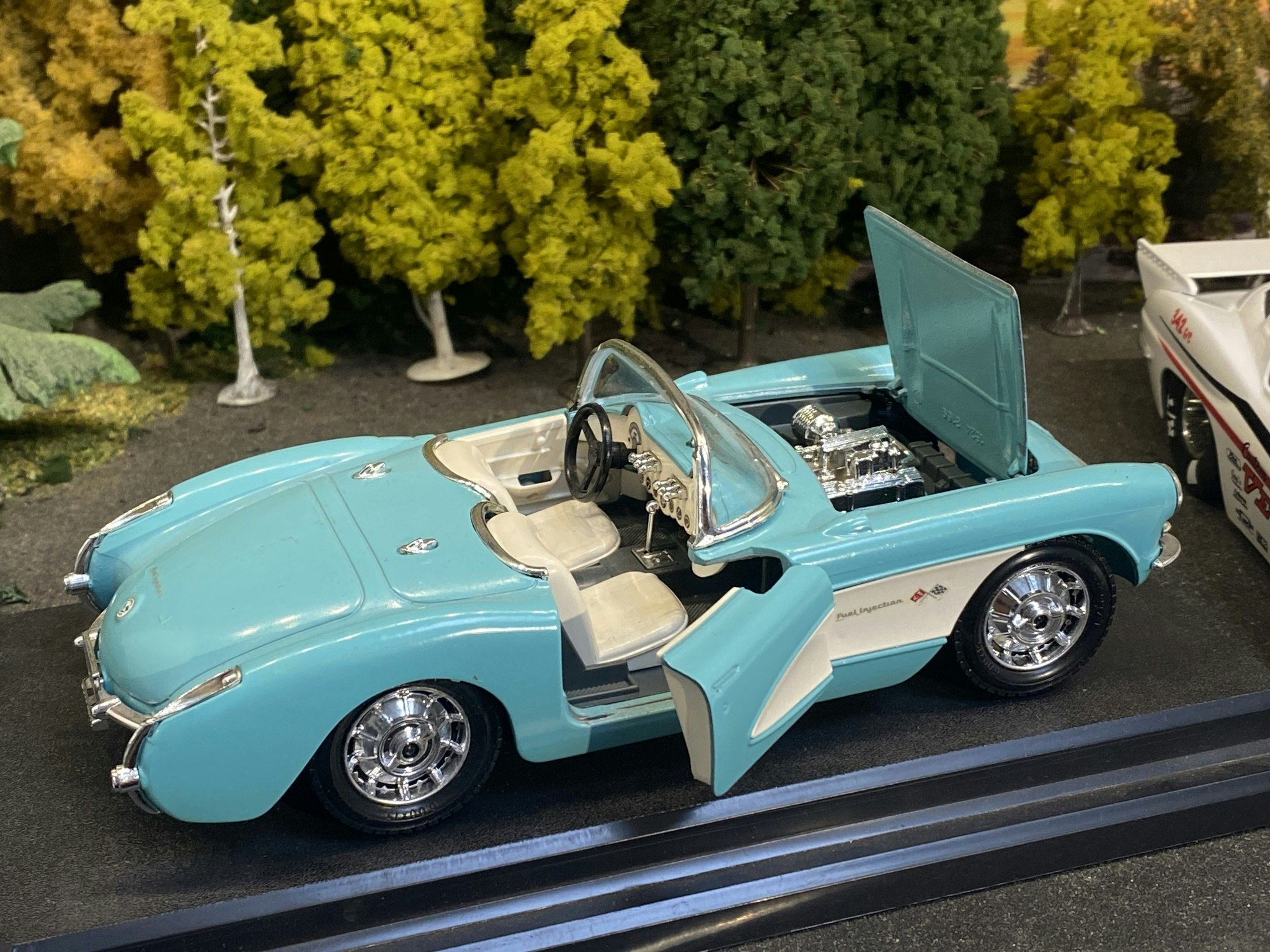 Skala 1/24 Chevrolet Corvette 1957 turquoise/white fr Bburago