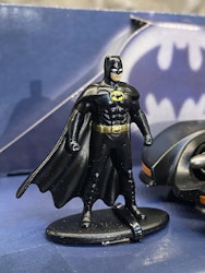 Skala 1/43: Batmobile & Batman figure - Die-cast kit fr Jada