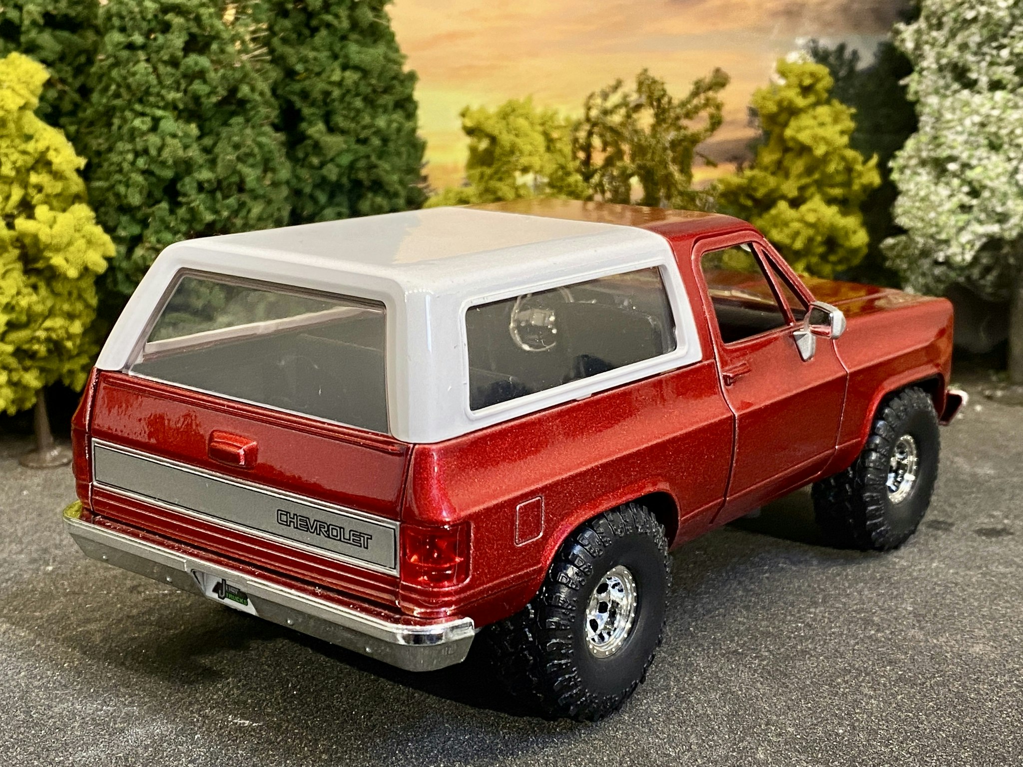 Skala 1/24: Chevy K5 Blazer 1980' Red/white fr Jada "Just Trucks"
