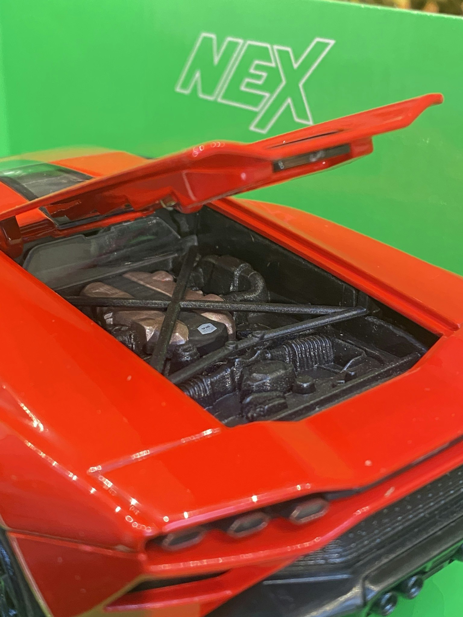 Skala 1/24 Lamborghini Countach LPI 800-4 Red, fr NEX / Welly